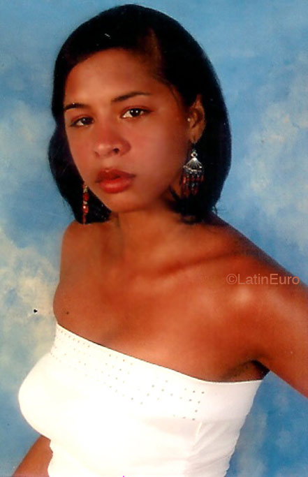 Date this nice looking Dominican Republic girl Fiordaliza from  N1505