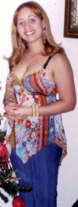 Date this attractive Dominican Republic girl Mariela from Santo Domingo N1552