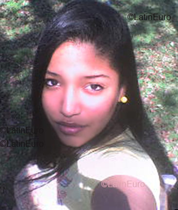 Date this funny Dominican Republic girl Sheira from Santiago N160