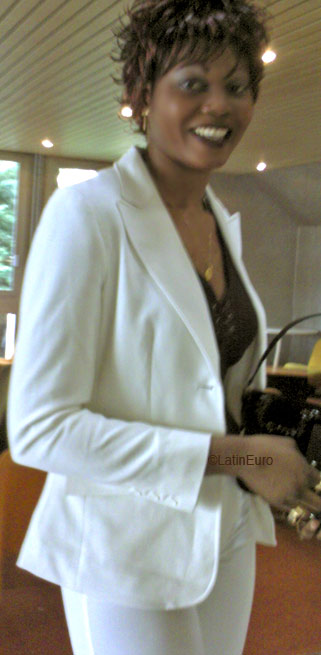 Date this voluptuous France girl Rose from  N1658