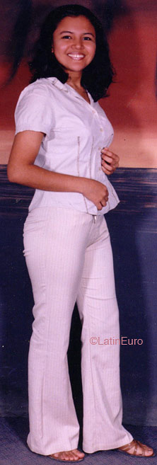 Date this athletic Honduras girl Indira from San Pedro Sula N1807