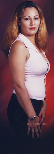 Date this voluptuous Honduras girl Miriam from Yoro N2220