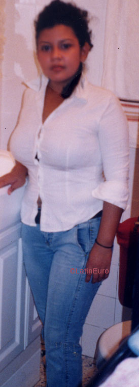 Date this happy Honduras girl Cludya from  N2326