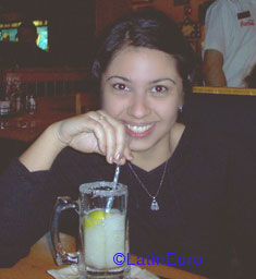 Date this foxy Honduras girl Lilian from San Pedro Sula N2332