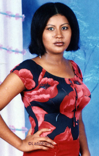 Date this charming Honduras girl Sandra from La Ceiba N2361