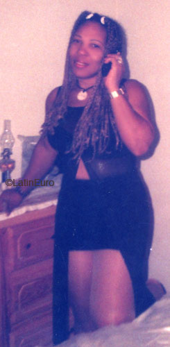 Date this georgeous Any Country girl Maura from  N2611