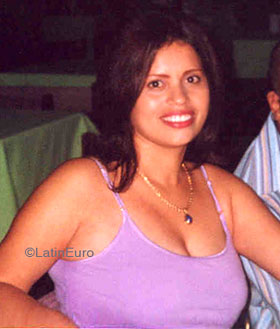 Date this attractive Honduras girl Zoila from Tegucigalpa N2860