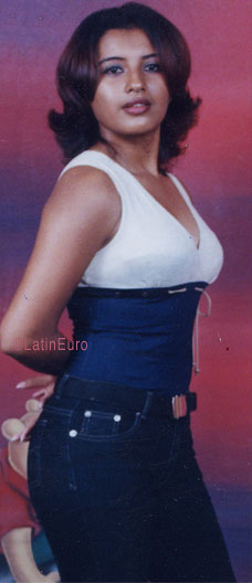 Date this delightful Honduras girl Nilda from Yoro N2962