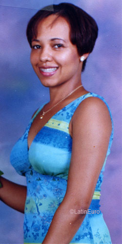 Date this happy Dominican Republic girl Benny from Santiago N3077