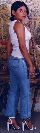 Date this hard body Honduras girl Luz from  N3095