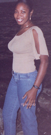 Date this pretty Honduras girl Vianey from  N3264