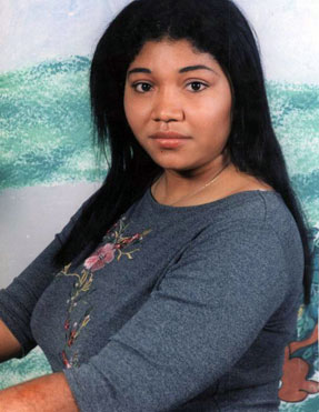 Date this nice looking Honduras girl Daysi from San Pedro Sula N3402
