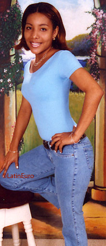 Date this attractive Panama girl Itzuri from  N3513