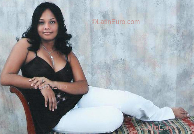 Date this pretty Dominican Republic girl Juana from Barahona N429