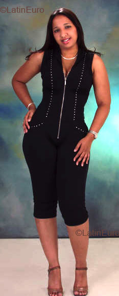 Date this cute Dominican Republic girl Jissel from Santo Domingo N463