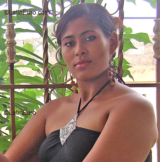 Date this happy Any Country girl Leonora from  N511