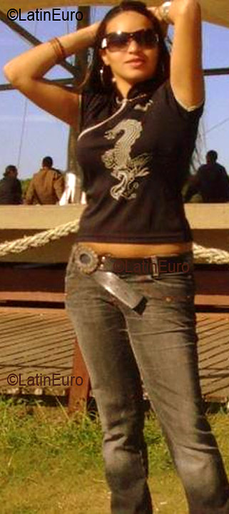 Date this lovely Brazil girl Vanessa from SAO PAULO B2831