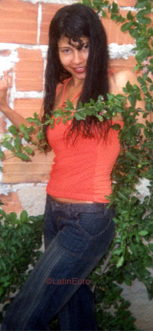 Date this beautiful Brazil girl Clarice from SETE LAGOAS B8067