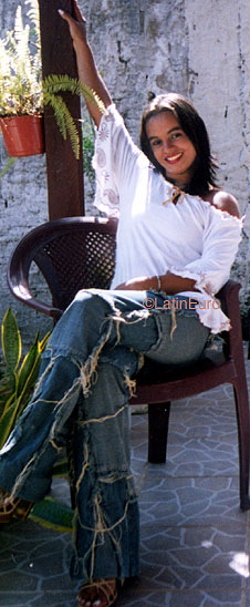 Date this charming Brazil girl Taise from COQUEIRO B8517