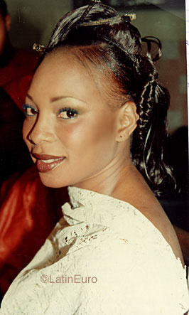 Date this tall Any Country girl Denau from Paris N3740
