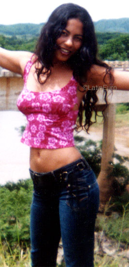 Date this beautiful Brazil girl Elaine from  B9080