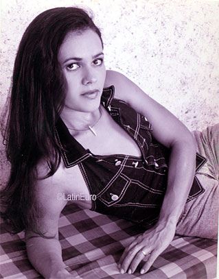 Date this nice looking Brazil girl Claudia from SAO PAULO B8985