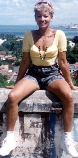 Date this charming Brazil girl Deyse from Recife B8904