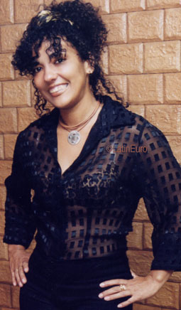 Date this nice looking Brazil girl Neide from RIO DE JANEIRO B8870