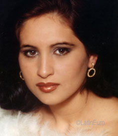 Date this young Brazil girl Vanise from CENTRAL B8864