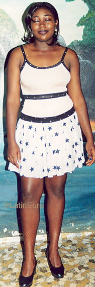 Date this charming Cameroon girl Carole from Yaounde N3968