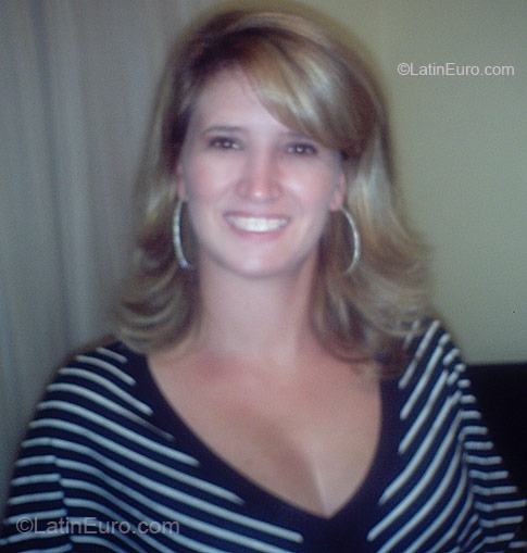 Date this beautiful Brazil girl Edicleia Madalena from Limeira BR55