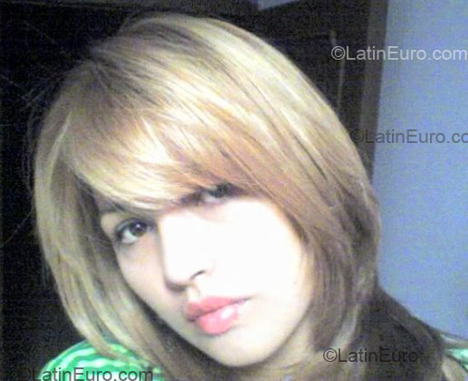 Date this gorgeous Colombia girl Angela from Bogota CO51