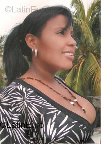 Date this charming Dominican Republic girl Katia Eulaya from San Cristobal DO75