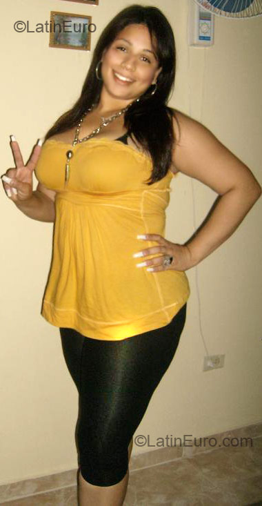 Date this gorgeous Dominican Republic girl Milizen from Santiago DO82