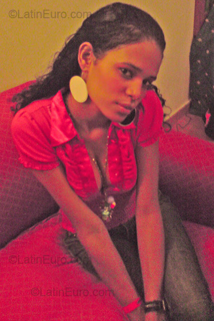 Date this cute Dominican Republic girl Penelope Gabriela from Santo Domingo DO90
