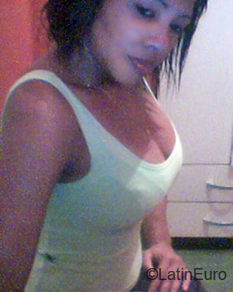 Date this athletic Brazil girl Liliany from Cariacica BR117