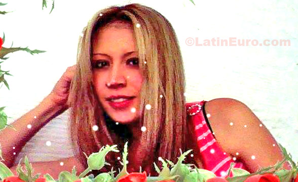 Date this stunning Colombia girl Alexandra from Medellin CO101