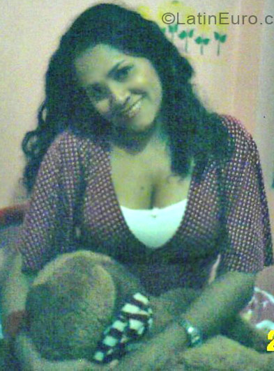 Date this pretty Colombia girl Maphy from Bogota CO104