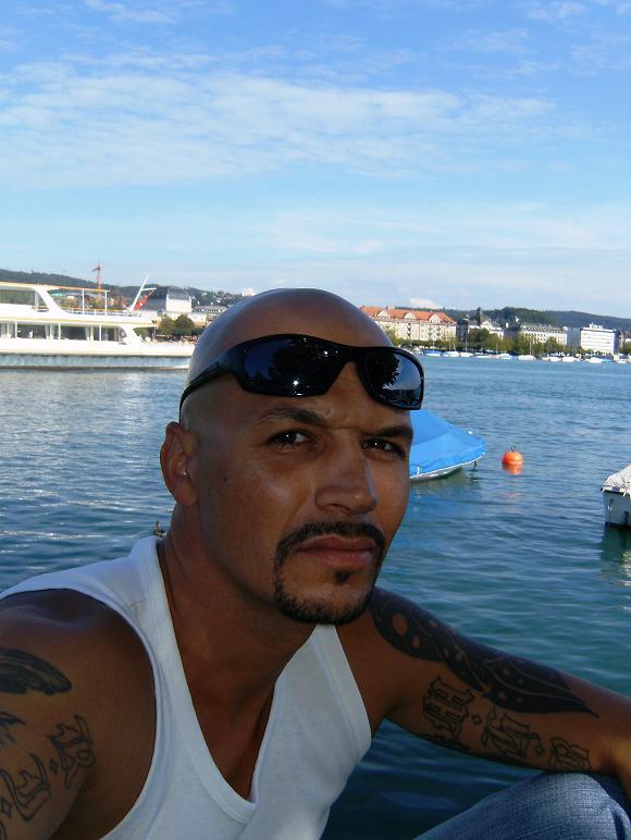 Date this voluptuous Switzerland man CH1 from Montreux CH1