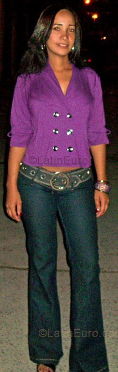 Date this attractive Brazil girl Sandra from Salvador BR204