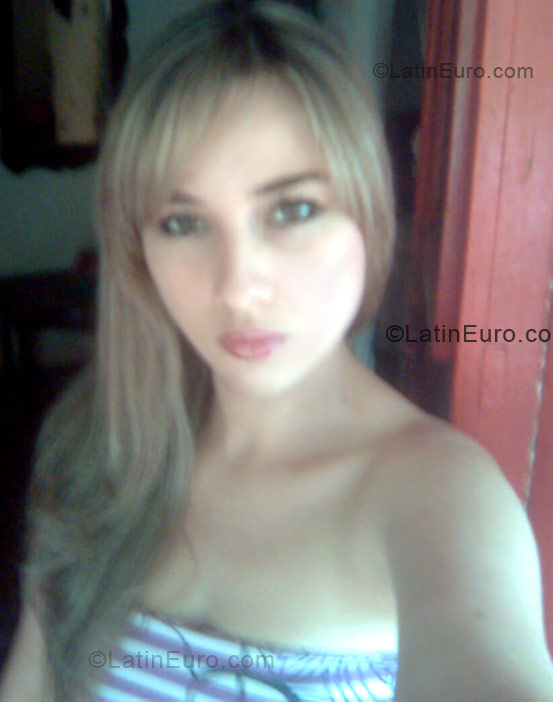 Date this charming Colombia girl Diana Patricia from  CO163