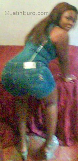 Date this happy Brazil girl Denise from Rio De Janeiro BR238