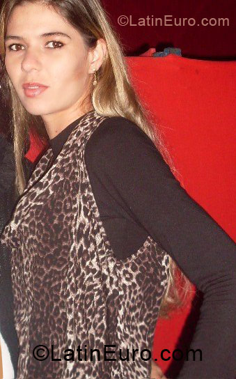 Date this nice looking Brazil girl Rode Cristina from Rio Das Pedras BR264