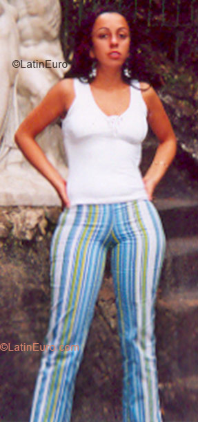 Date this delightful Brazil girl Debora from Ouro Fino BR288