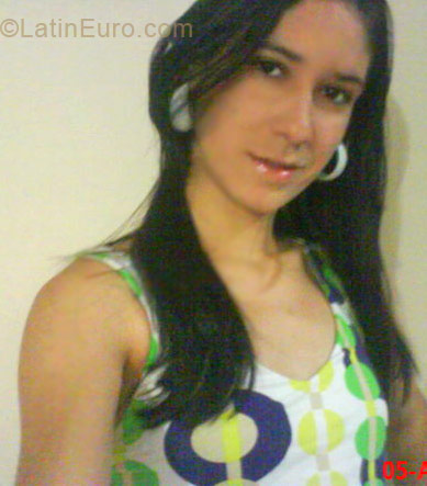 Date this lovely Brazil girl Amanda from Governador Valadares BR302