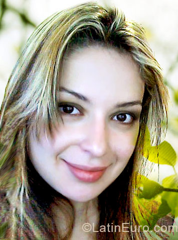 Date this nice looking Brazil girl Marcela from Rio De Janeiro BR323