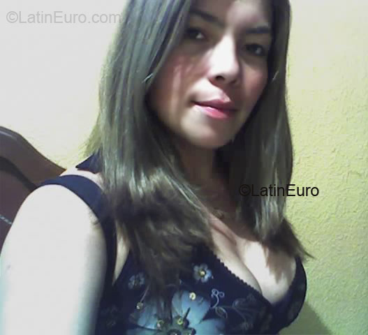 Date this sensual Colombia girl Mirley from Bogota CO253