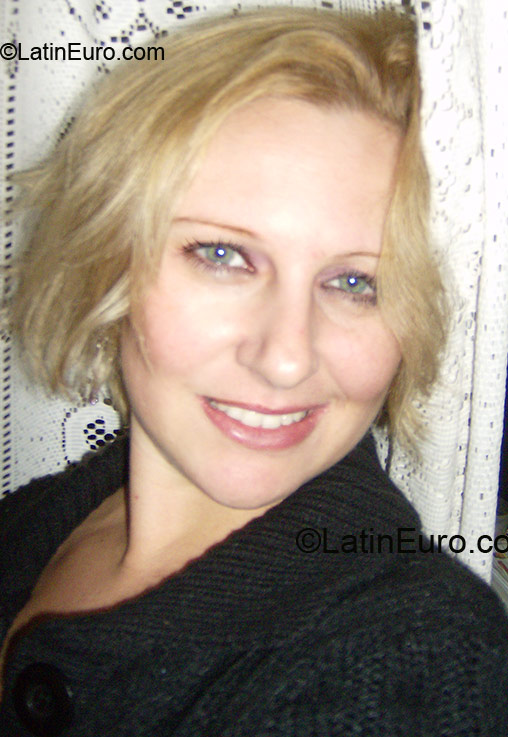 Date this gorgeous Brazil girl Daniela from Novo Hamburgo BR353