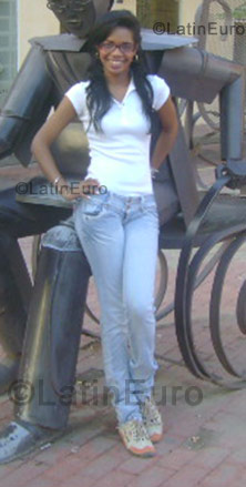Date this charming Colombia girl Shirley from Turbaco CO279