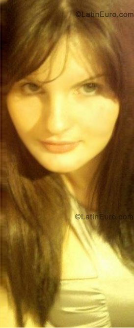 Date this attractive Brazil girl Claudia from Ijui BR410